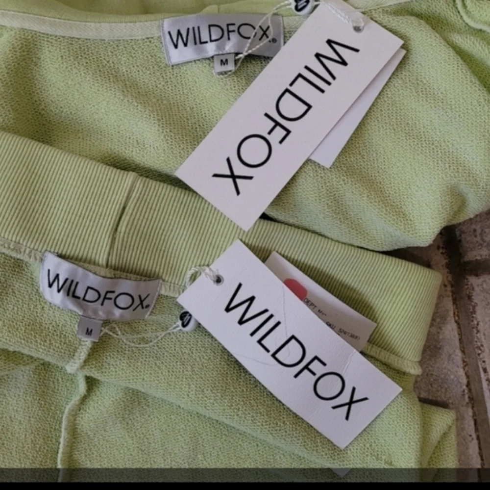 NWT Wildfox Green Sweatshirt Jogger Set sz M